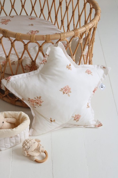 decorative pillow star rose garden samiboo.jpeg