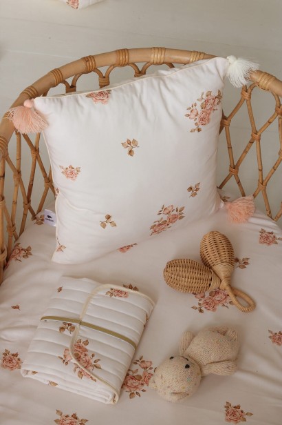 pillow square rose garden samiboo.jpeg