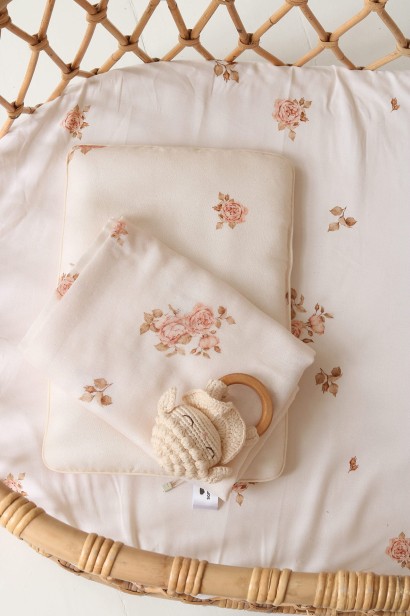 pillow rose garden samiboo.jpeg