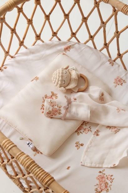 pillow_rose garden samiboo.jpeg