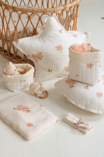 pillow star rose garden samiboo.jpeg